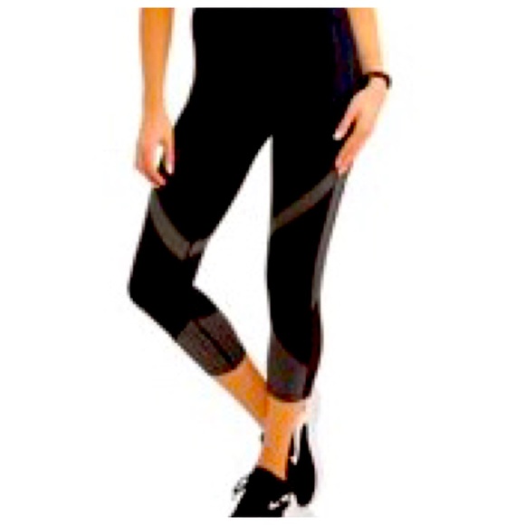 Avia Yoga Capri Pants
